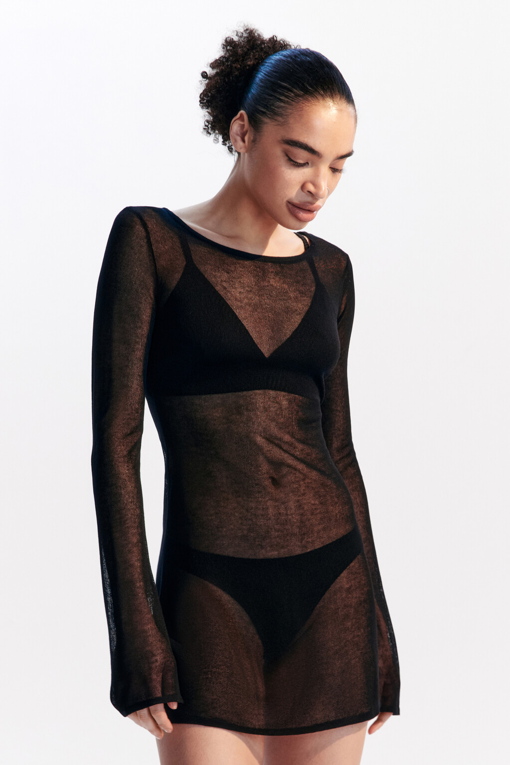 Платье мини пляжное из вискозы - цвет черный - 2