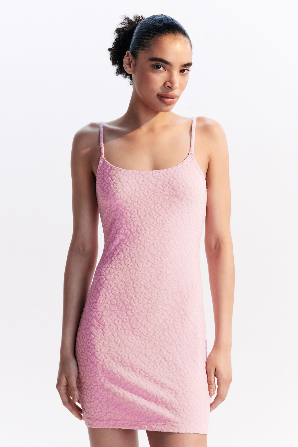Платье мини пляжное фактурное - цвет розовый - 2