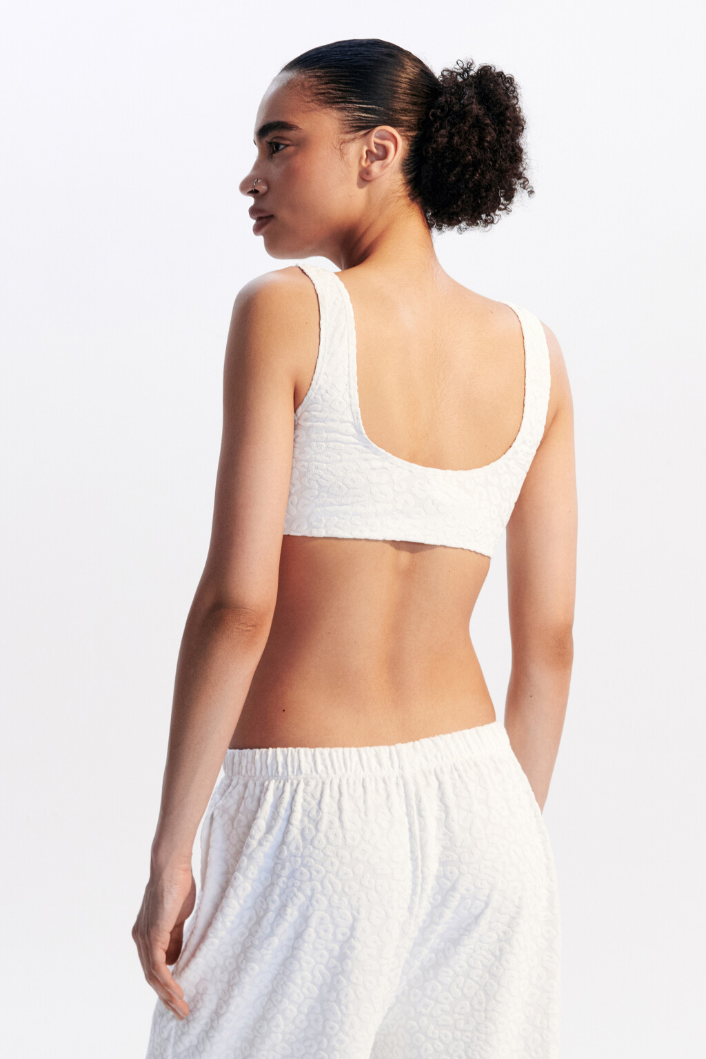 Топ-бюстгальтер пляжный фактурный - цвет белый - 3