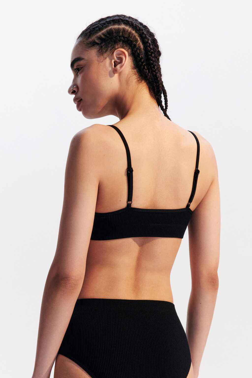 Лиф-топ купальный со шнуровкой на груди - цвет черный - 2