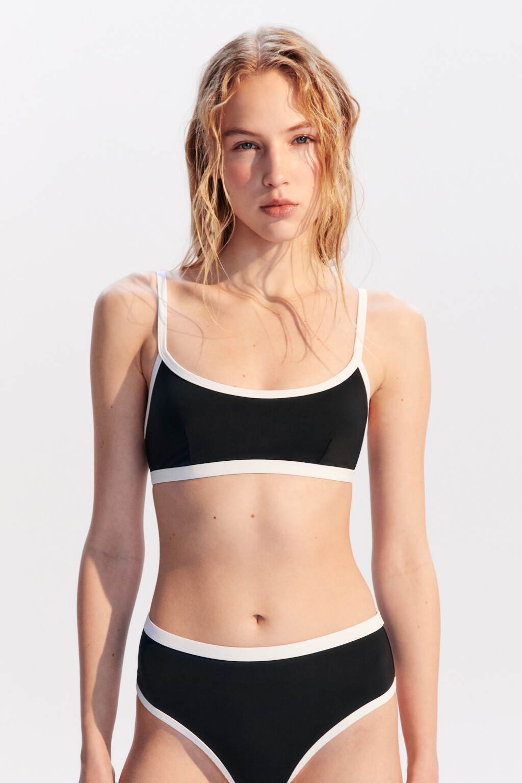 Лиф купальный с контрастной отделкой - цвет черный - 4