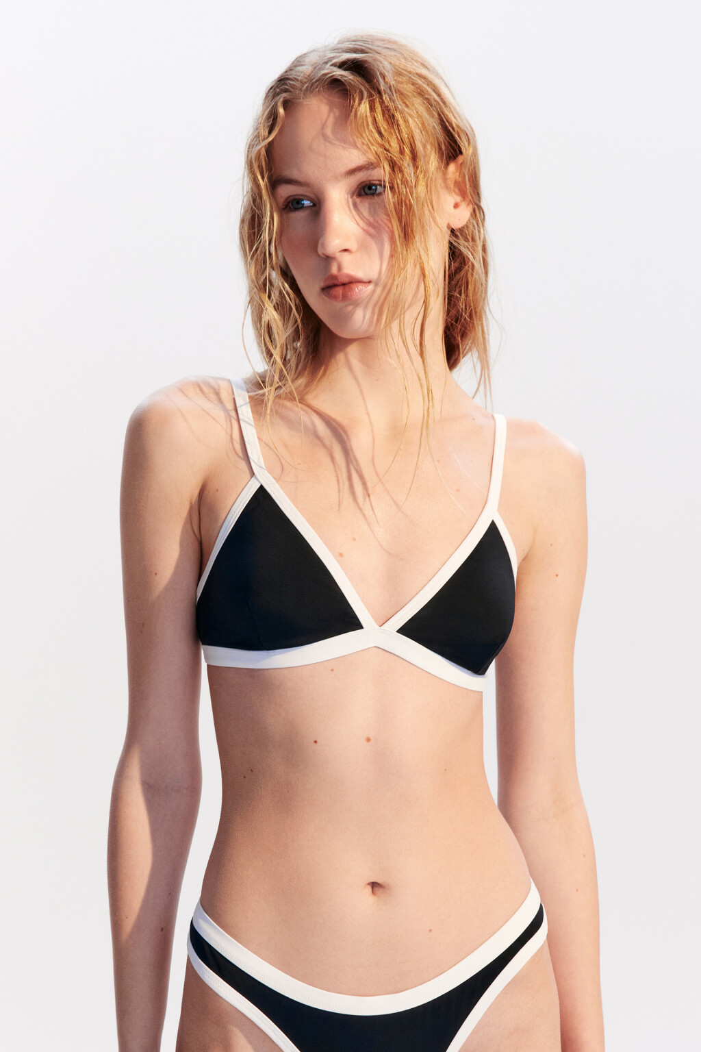 Лиф купальный с контрастной отделкой - цвет черный - 2