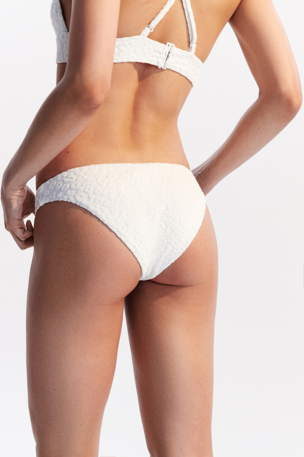 Трусы-слипы купальные из фактурной ткани - цвет ванильный - 3