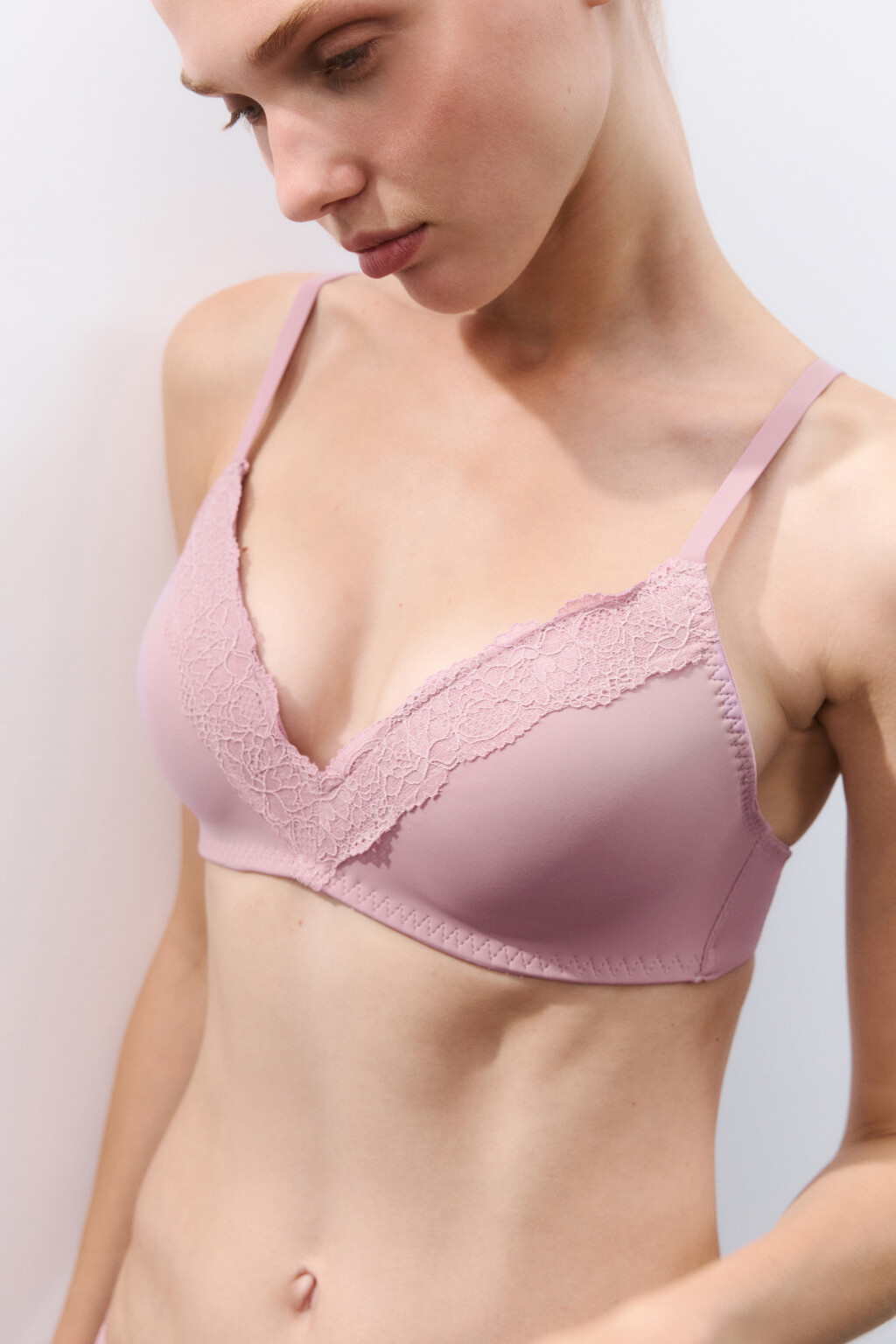 Бюстгальтер с кружевом и бантиком - цвет розовый - 1