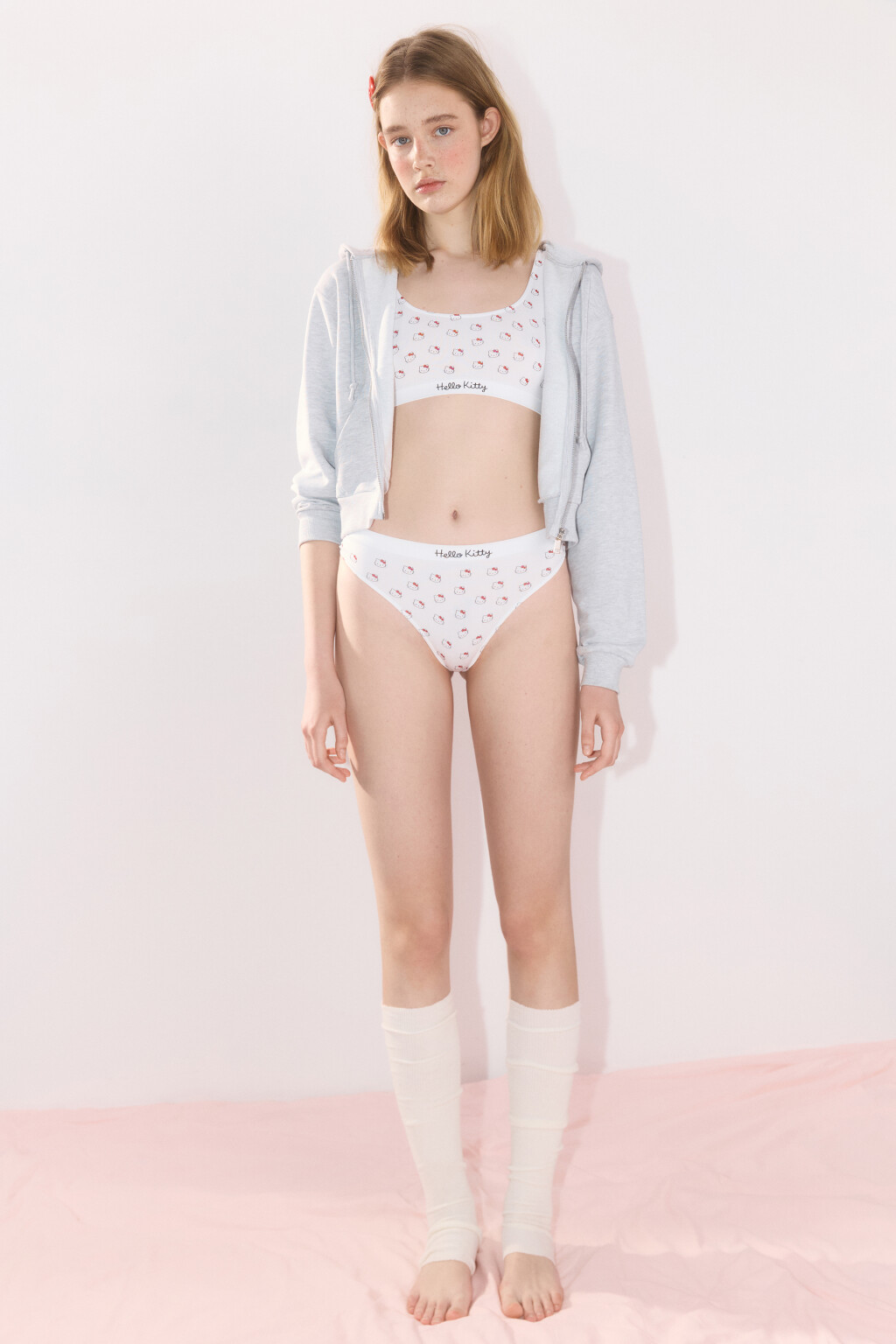 Трусы-стринги гладкие с принтом - цвет красный - 2