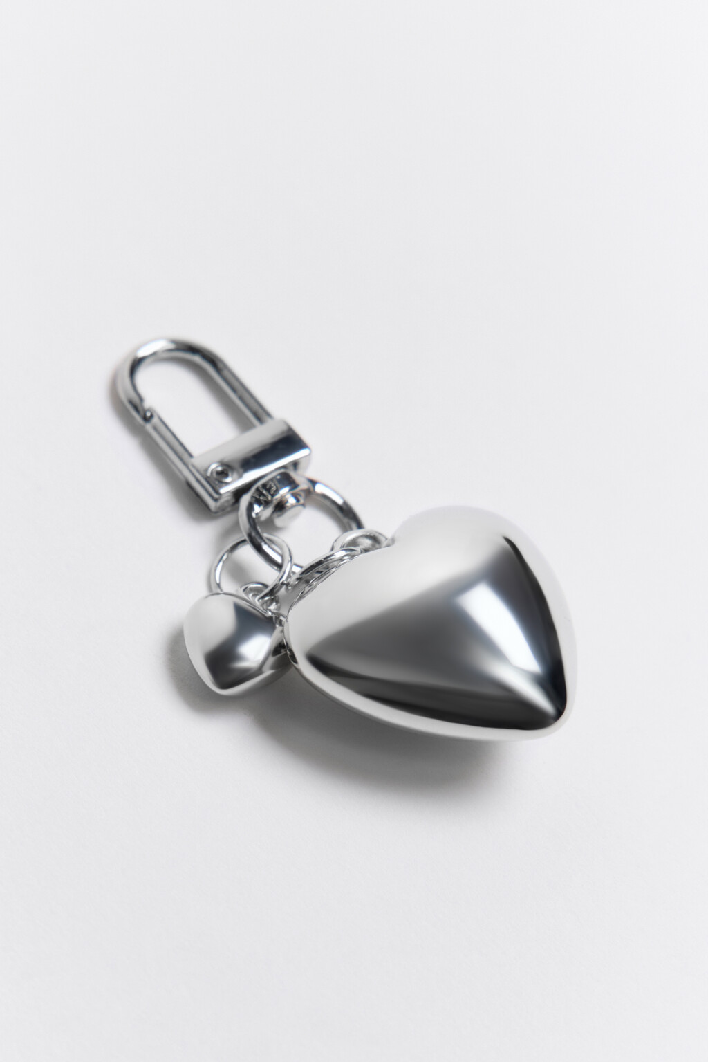 Брелок-обвес с сердечками - цвет серый - 2