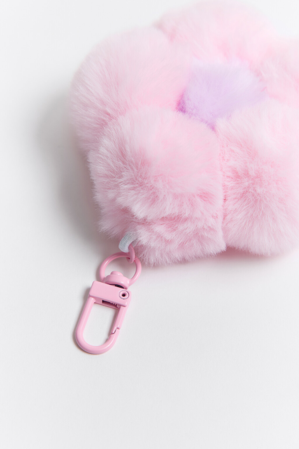 Брелок-обвес в виде пушистого цветка - цвет серый - 2