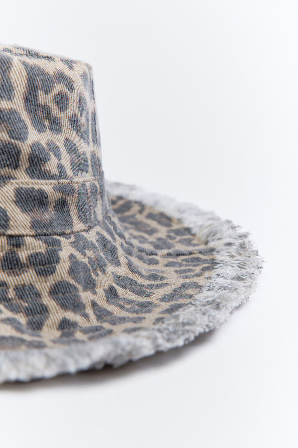 Панама с широкими полями и шнурком - цвет мультиколор - 3