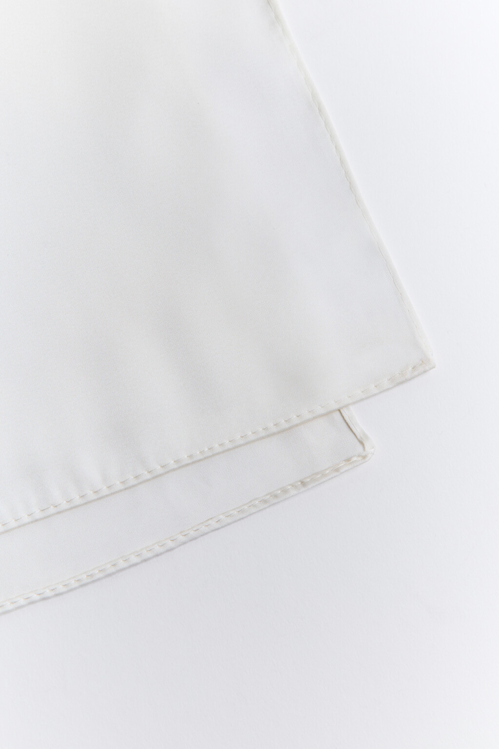 Платок из атласной ткани - цвет молочный - 8