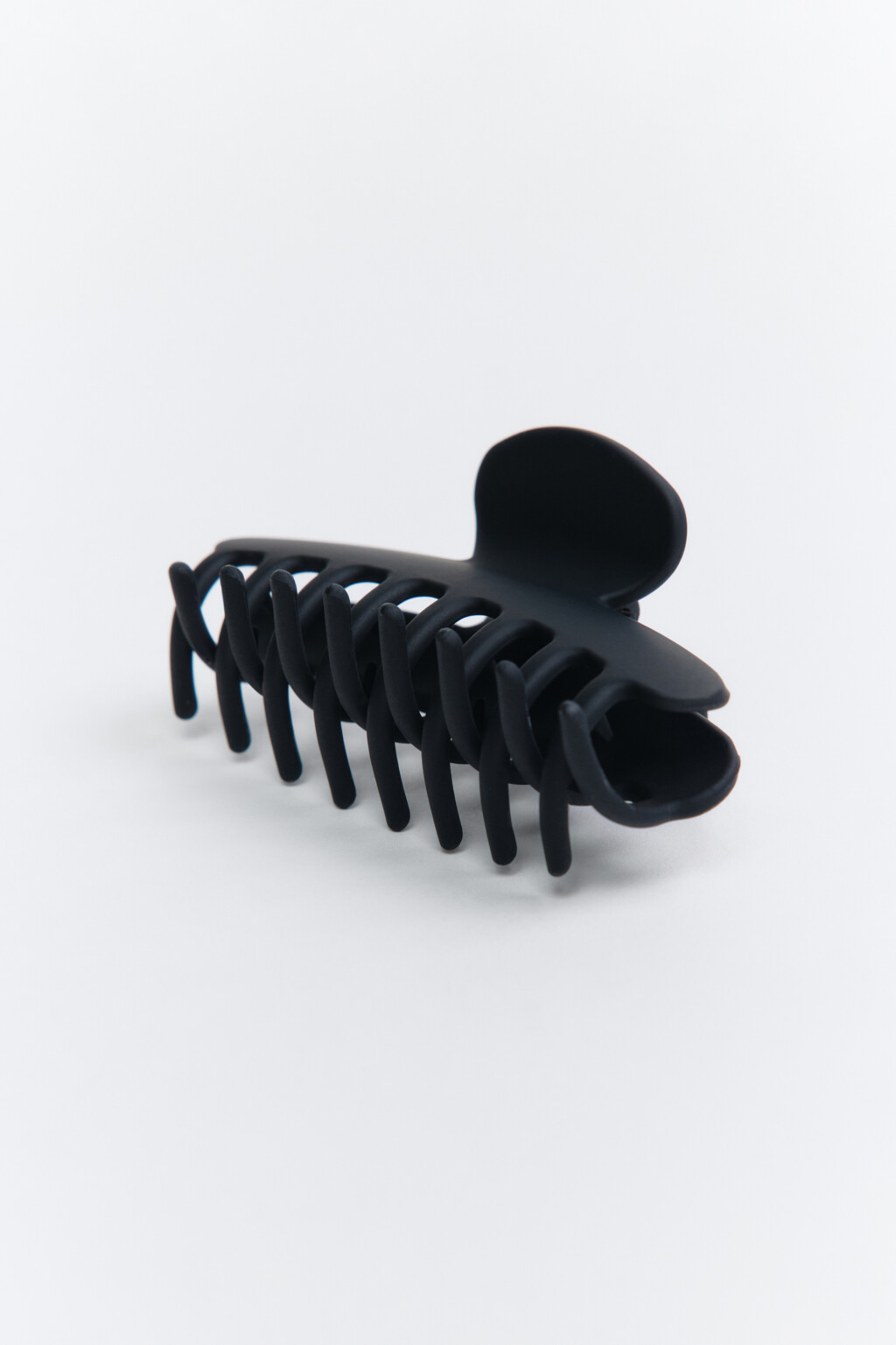 Заколка-краб для волос матовая - цвет черный - 2