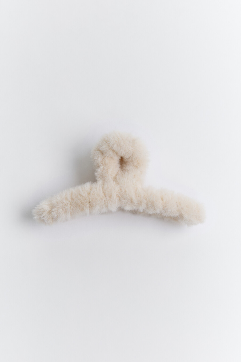 Заколка-краб для волос пушистая - цвет белый - 1