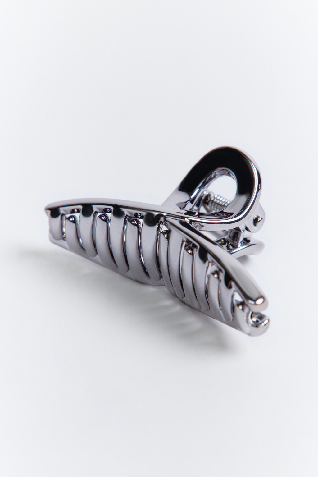 Заколка-краб серебристая - цвет черный - 4