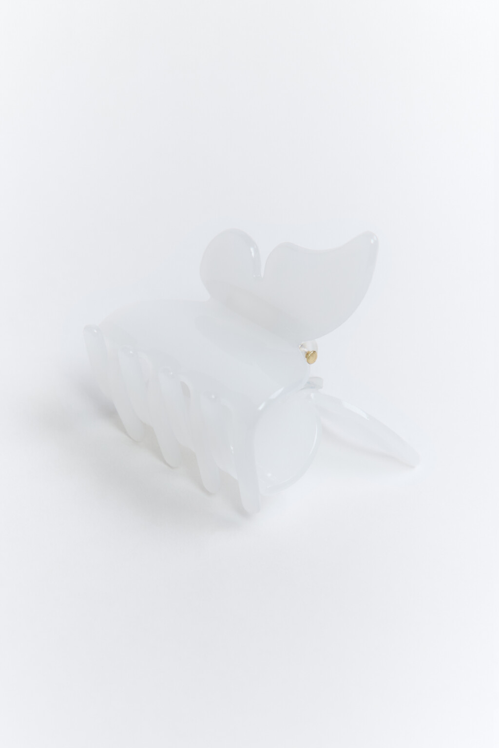 Заколка-краб в виде бабочки - цвет белый - 2