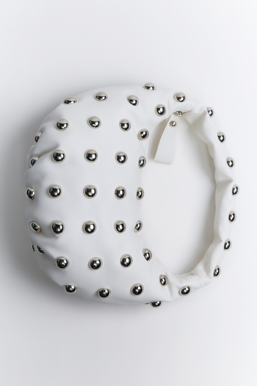 Сумка-багет с металлическим декором - цвет молочный - 4