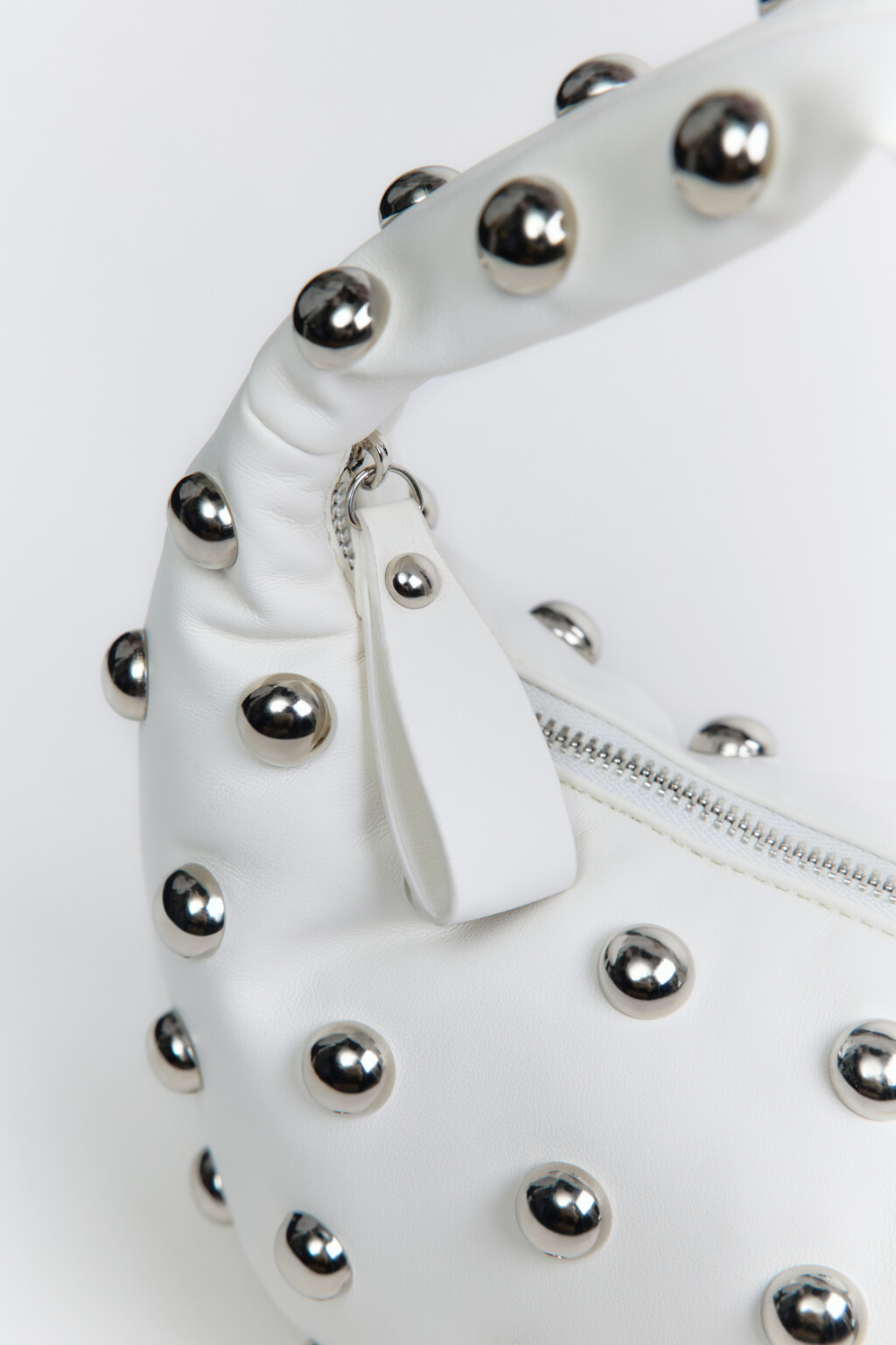 Сумка-багет с металлическим декором - цвет молочный - 8