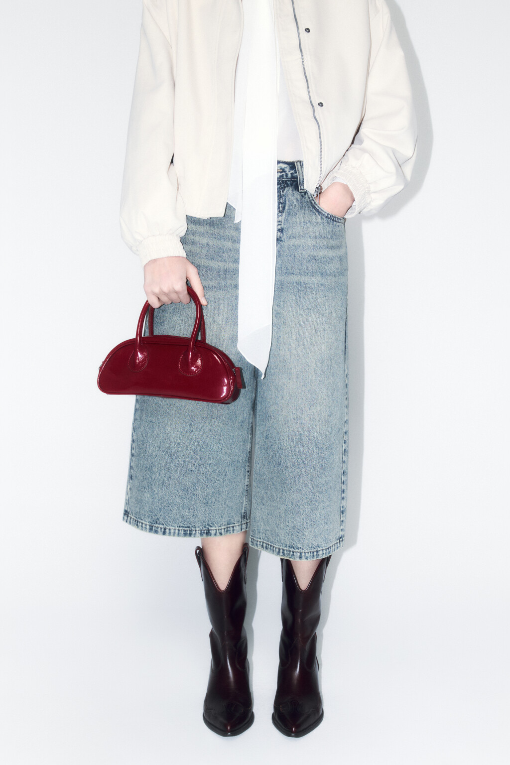 Сумка-багет в руку лакированная - цвет красный - 3