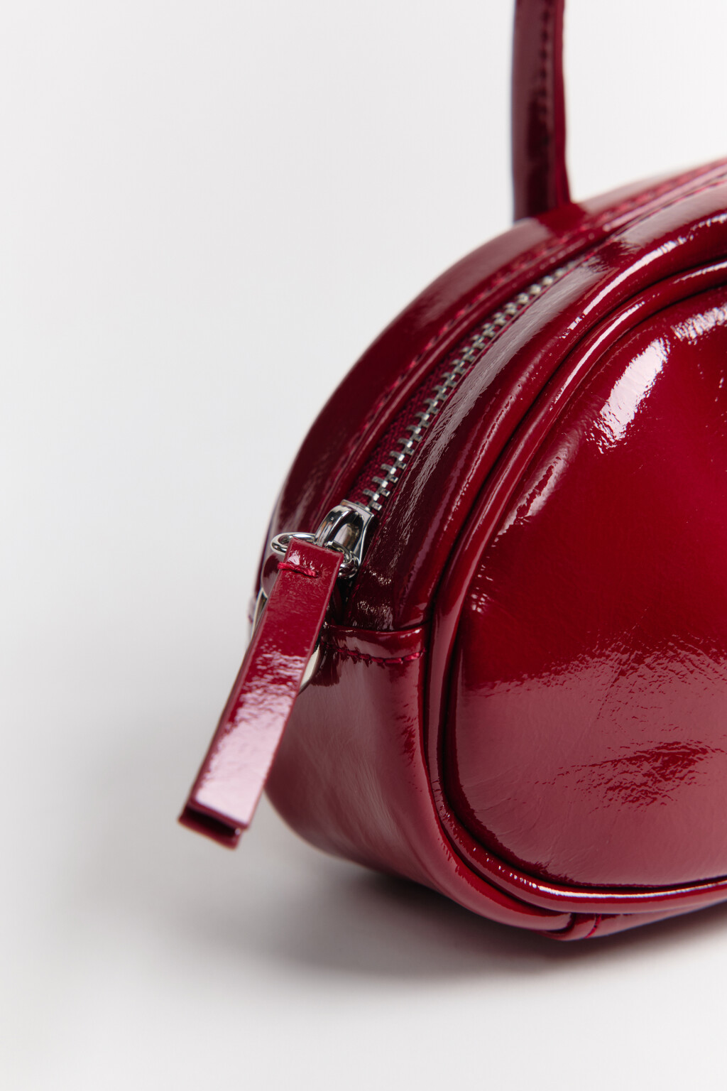 Сумка-багет в руку лакированная - цвет красный - 8
