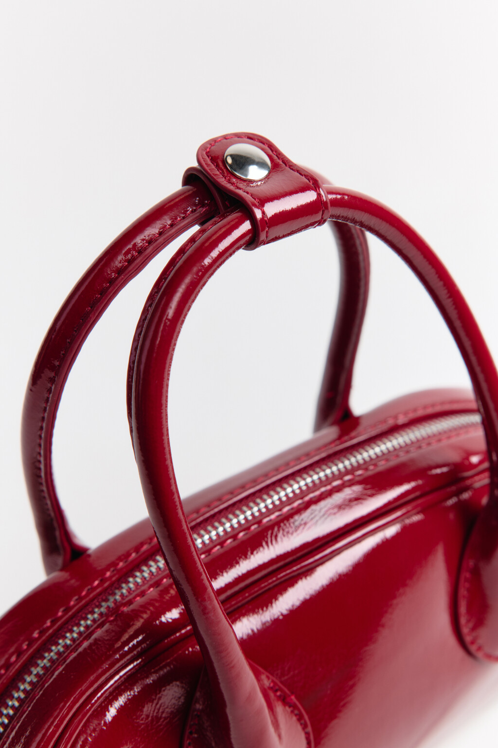 Сумка-багет в руку лакированная - цвет красный - 9