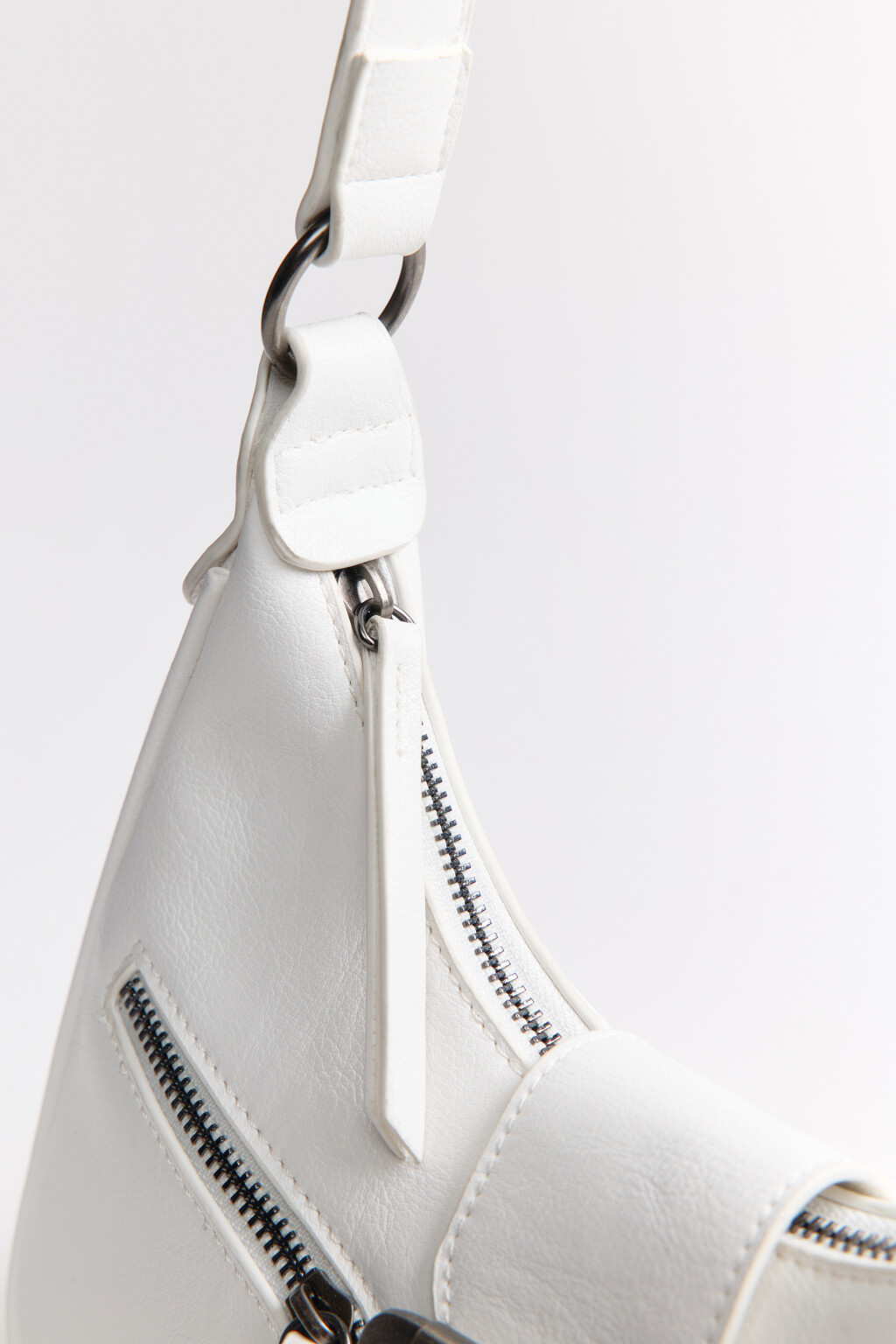 Сумка-багет с пряжкой - цвет молочный - 7