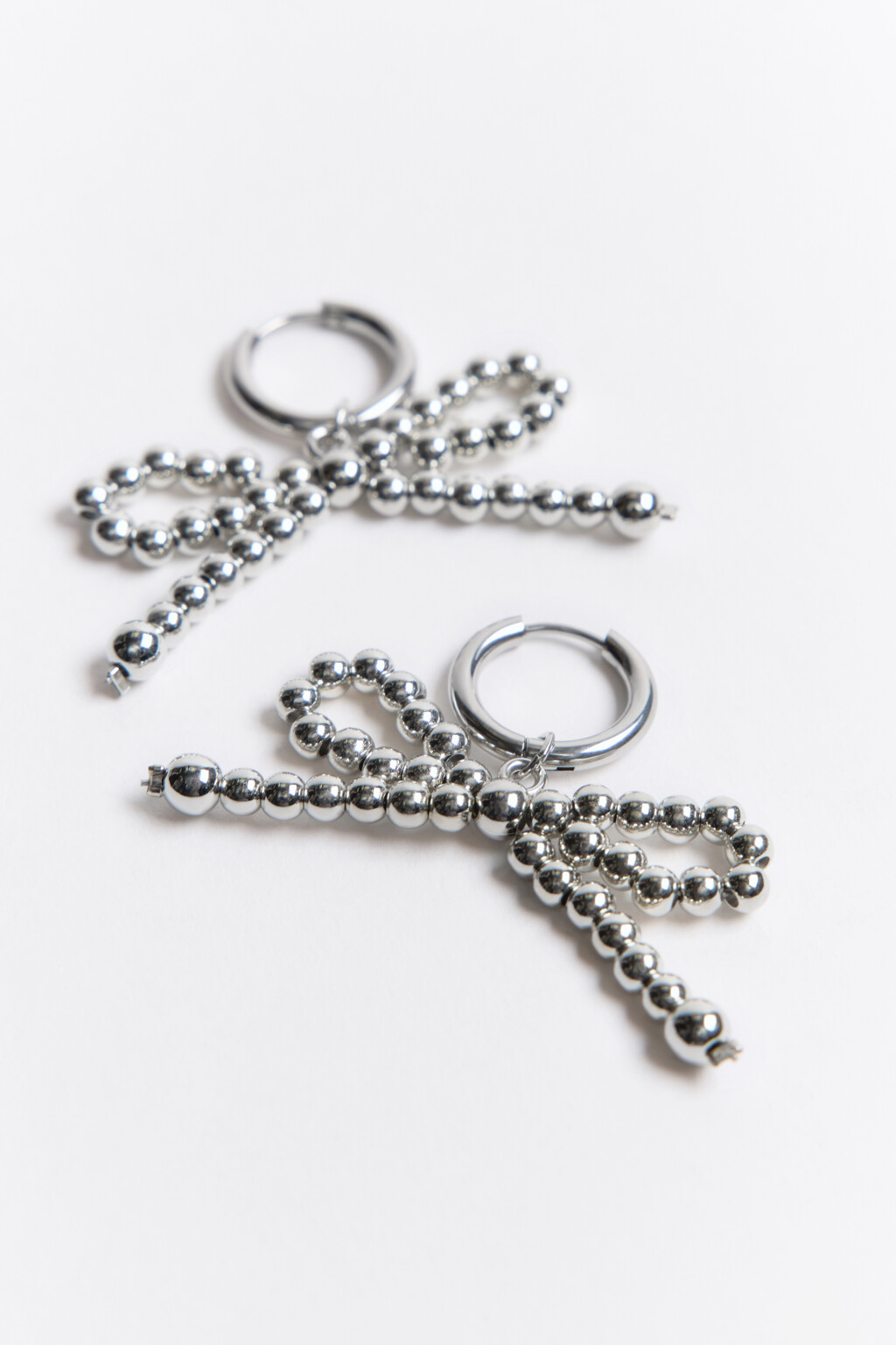 Серьги-конго с бантами из бусин - цвет мультиколор - 1