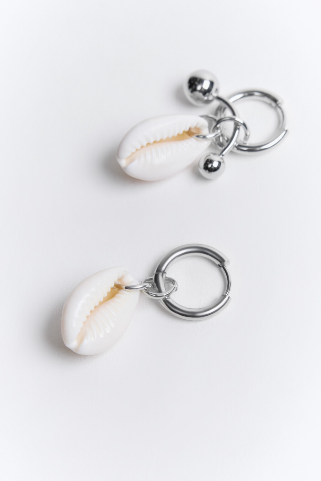 Серьги-конго с ракушками и пирсингом - цвет мультиколор - 2