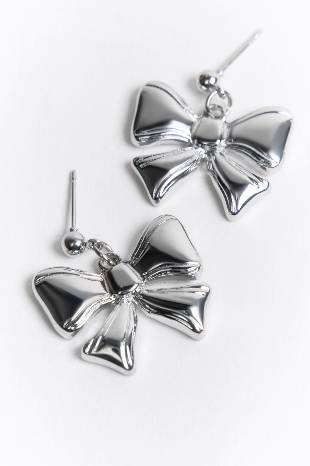 Серьги с подвесками-бантиками - цвет серый - 1