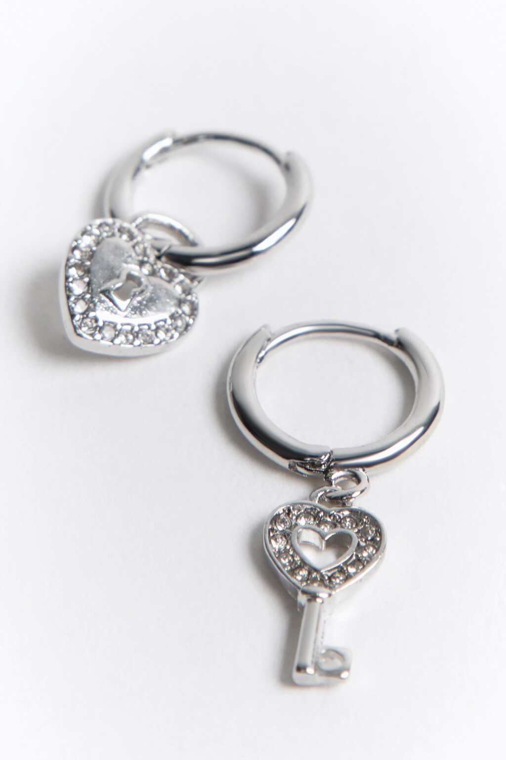 Серьги-конго с подвесками и стразами - цвет серый - 1