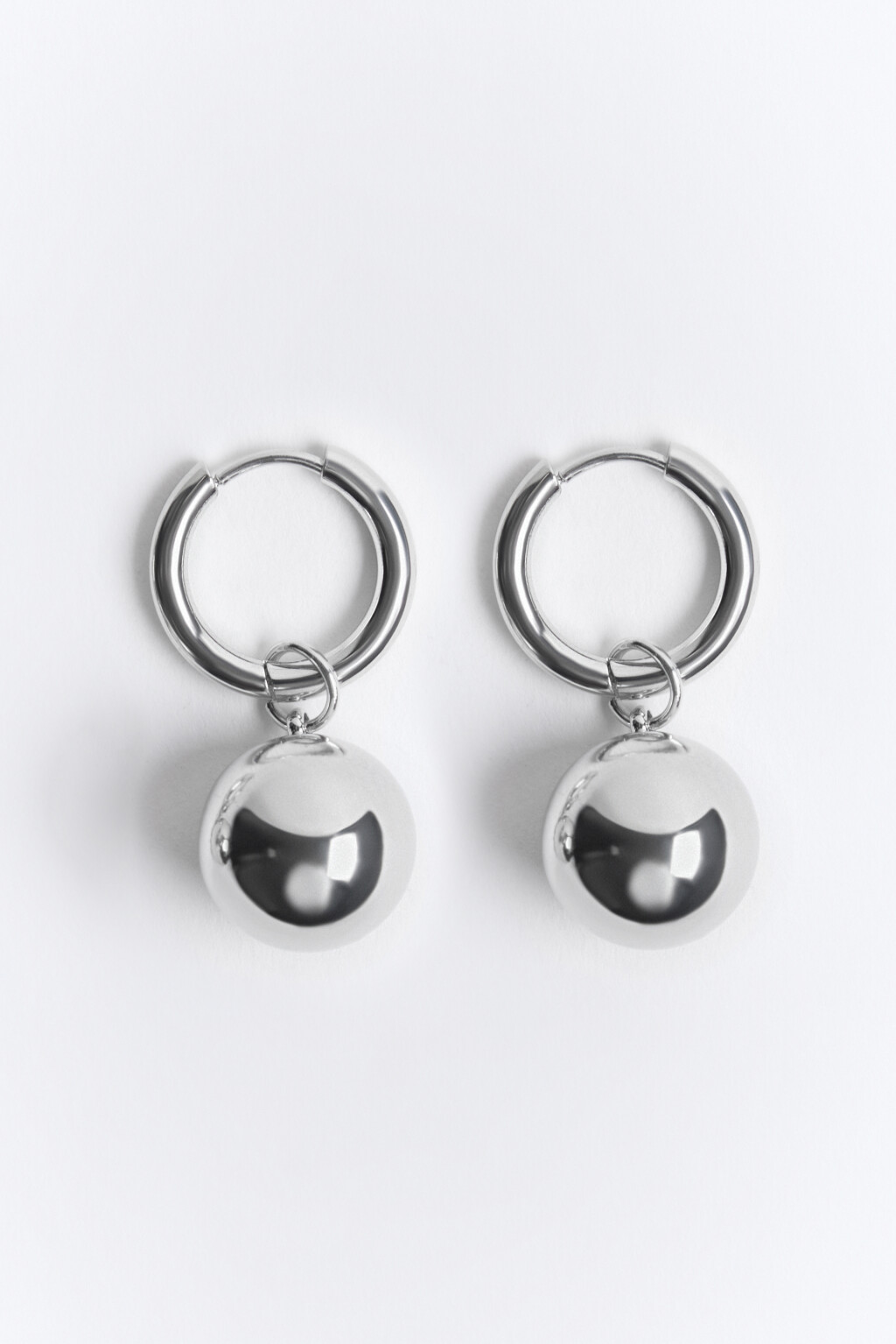 Серьги с подвесками-шариками - цвет серый - 2