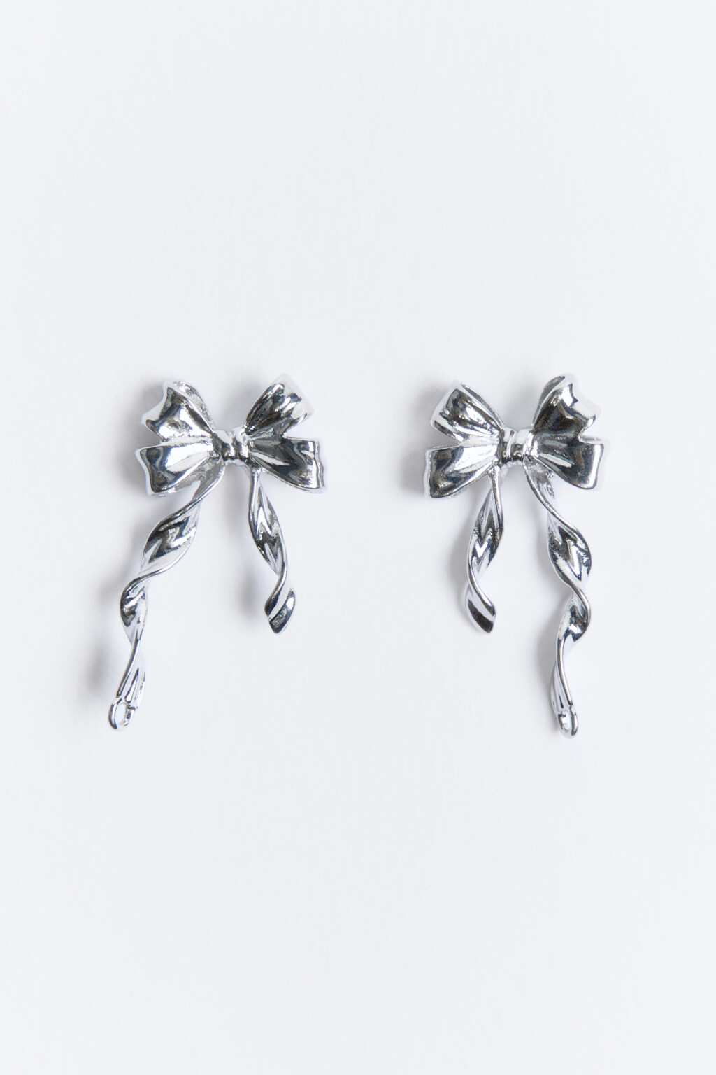 Серьги-гвоздики в виде бантов - цвет серый - 1