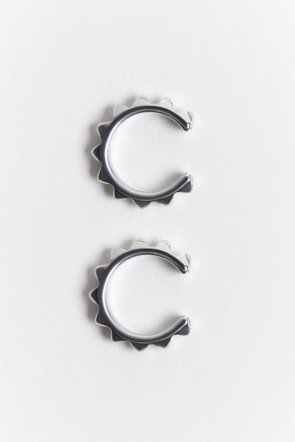 Серьги-каффы серебристые - цвет серый - 1