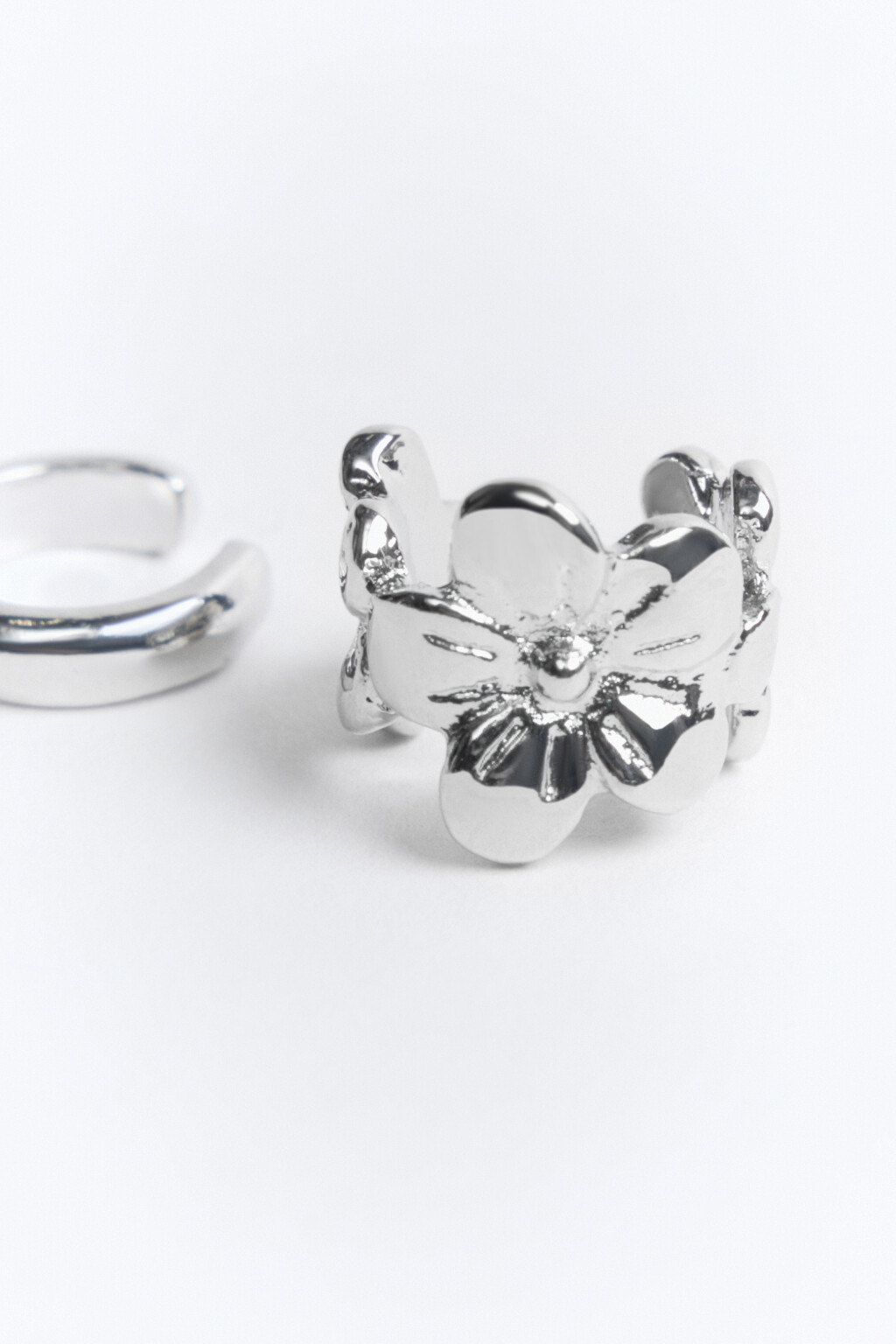 Серьги-каффы серебристые (2 штуки) - цвет серый - 4