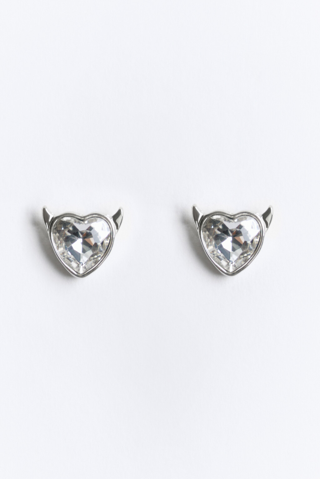 Серьги-сердечки с дьявольскими рожками - цвет серый - 1