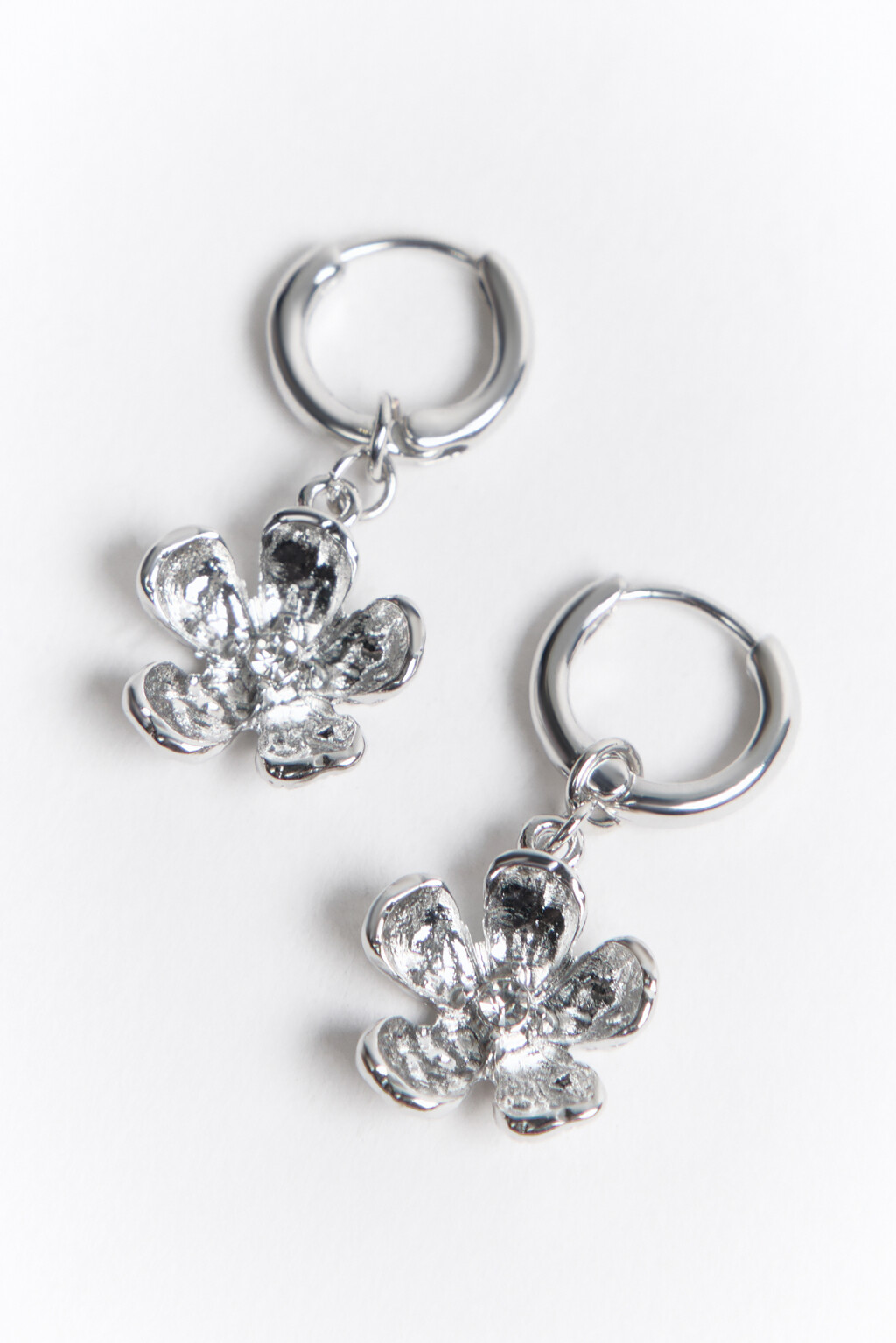 Серьги с подвесками-цветами - цвет серый - 1