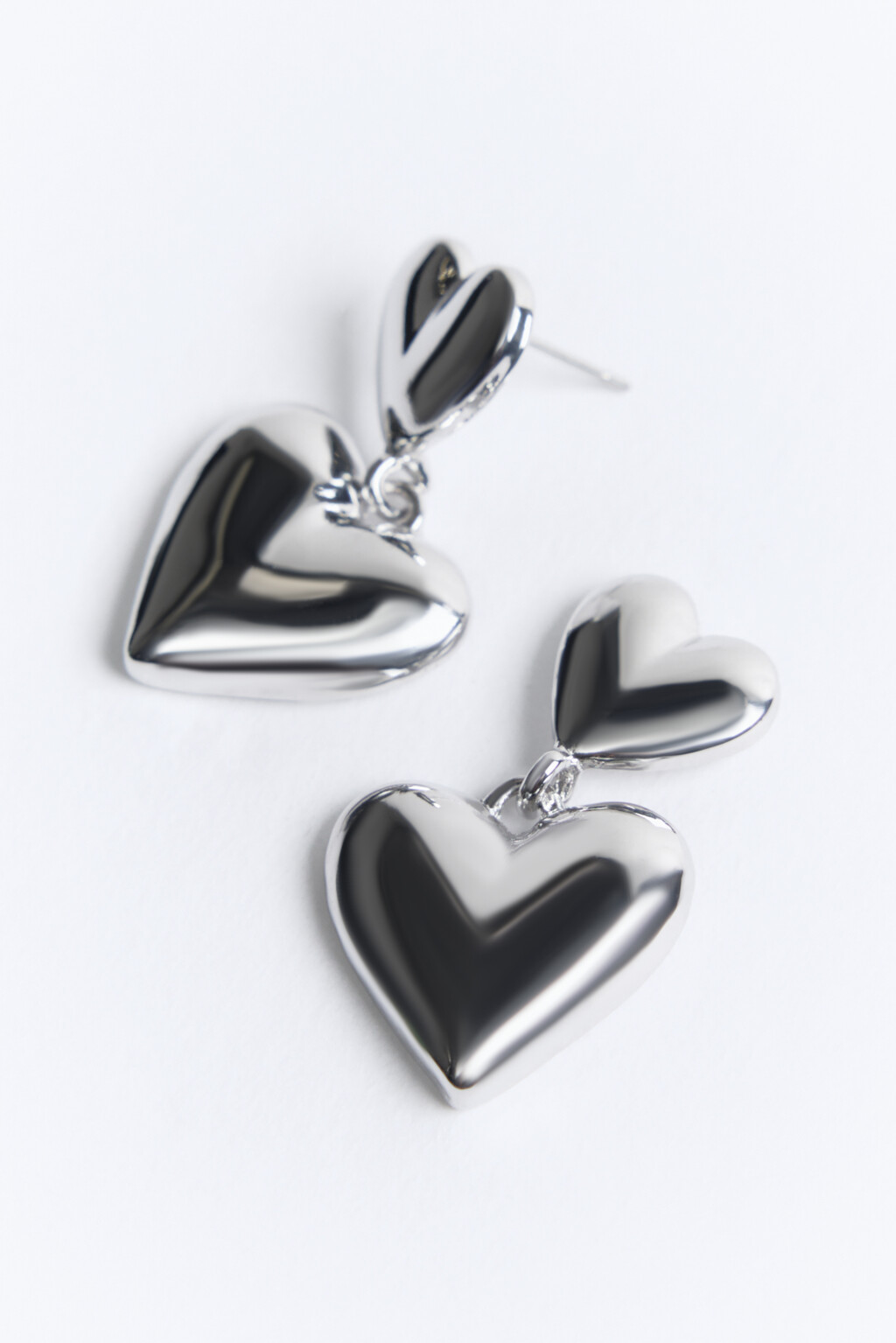 Серьги-гвоздики с сердечками - цвет серый - 1