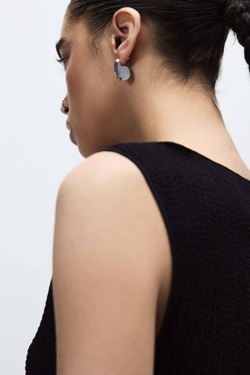 Серьги серебристые абстрактные - цвет серый - 1