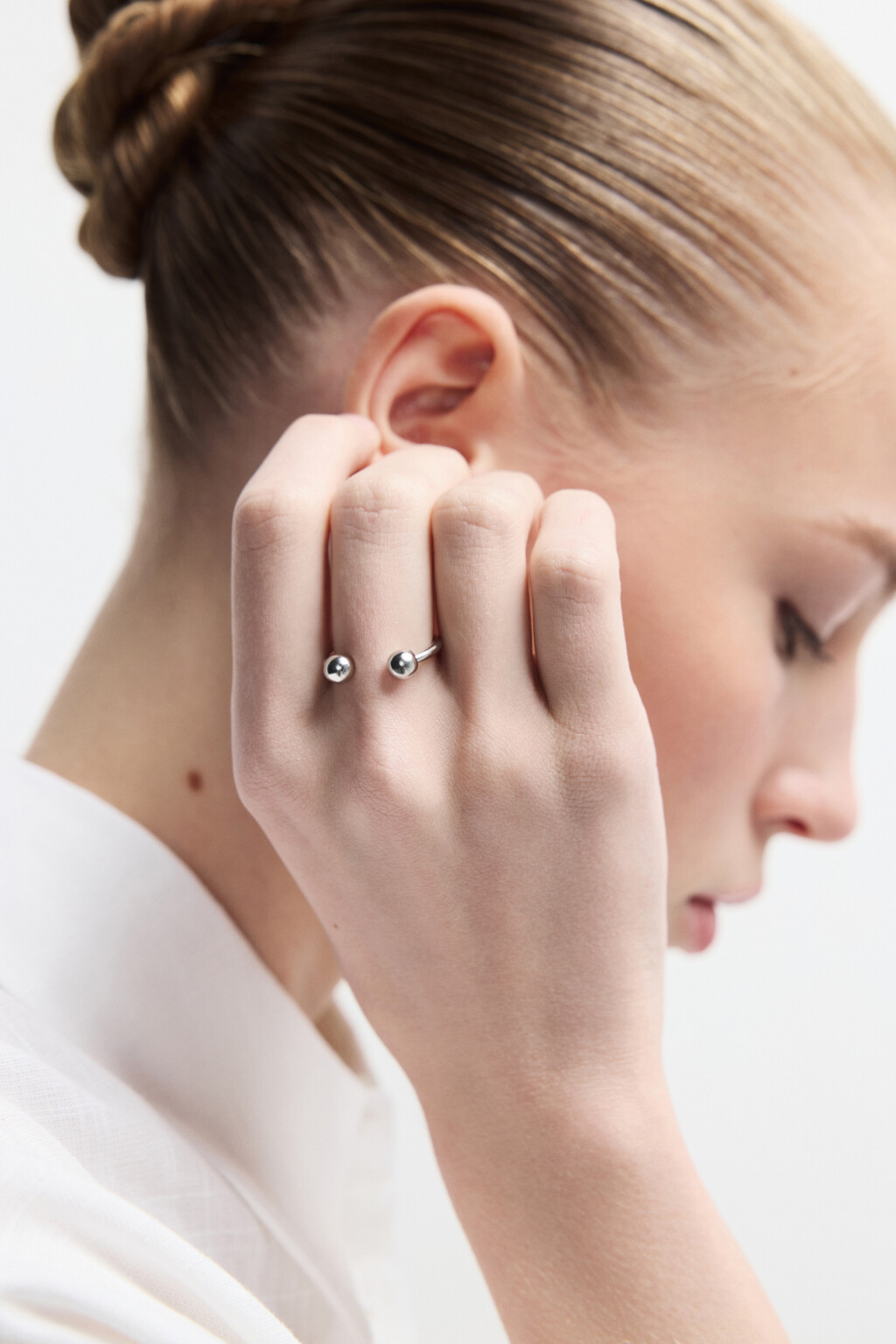 Кольцо серебристое в виде пирсинга - цвет серый - 2