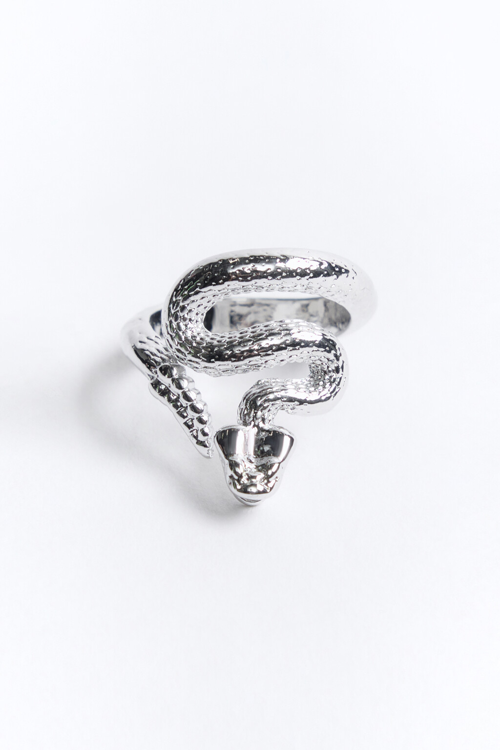 Кольцо в виде объемной змеи - цвет серый - 1