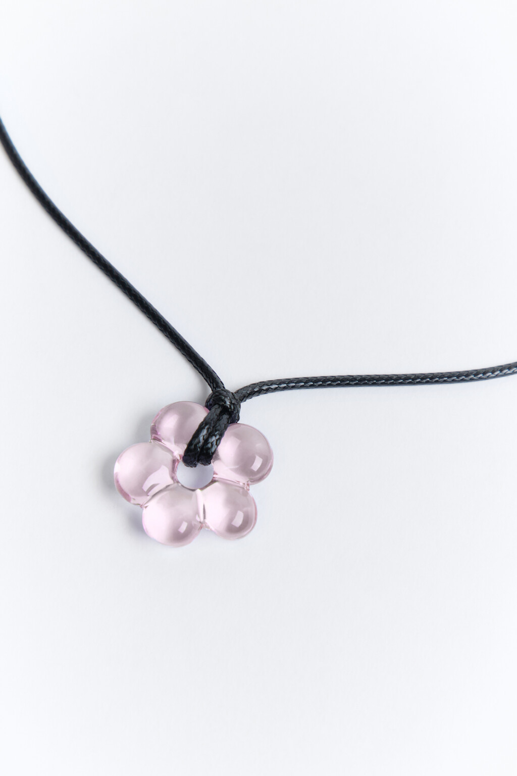 Колье-шнурок с подвеской - цвет серый - 4