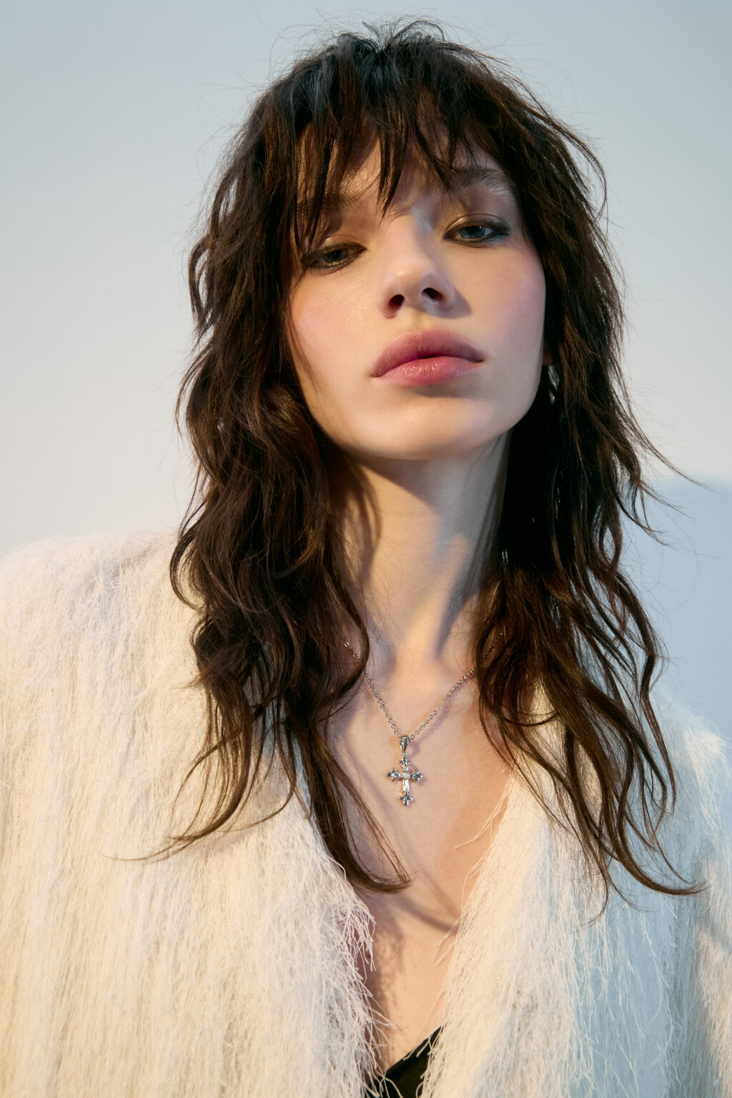 Цепочка на шею с подвеской-крестом - цвет серый - 1