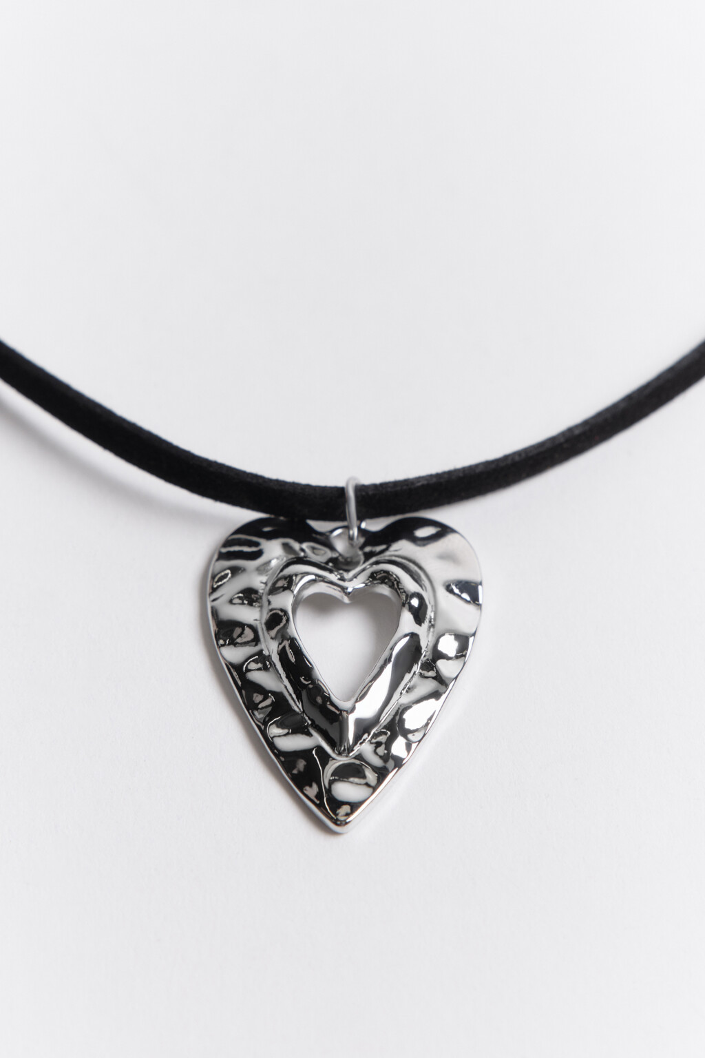 Колье-шнурок с массивной подвеской - цвет серый - 2