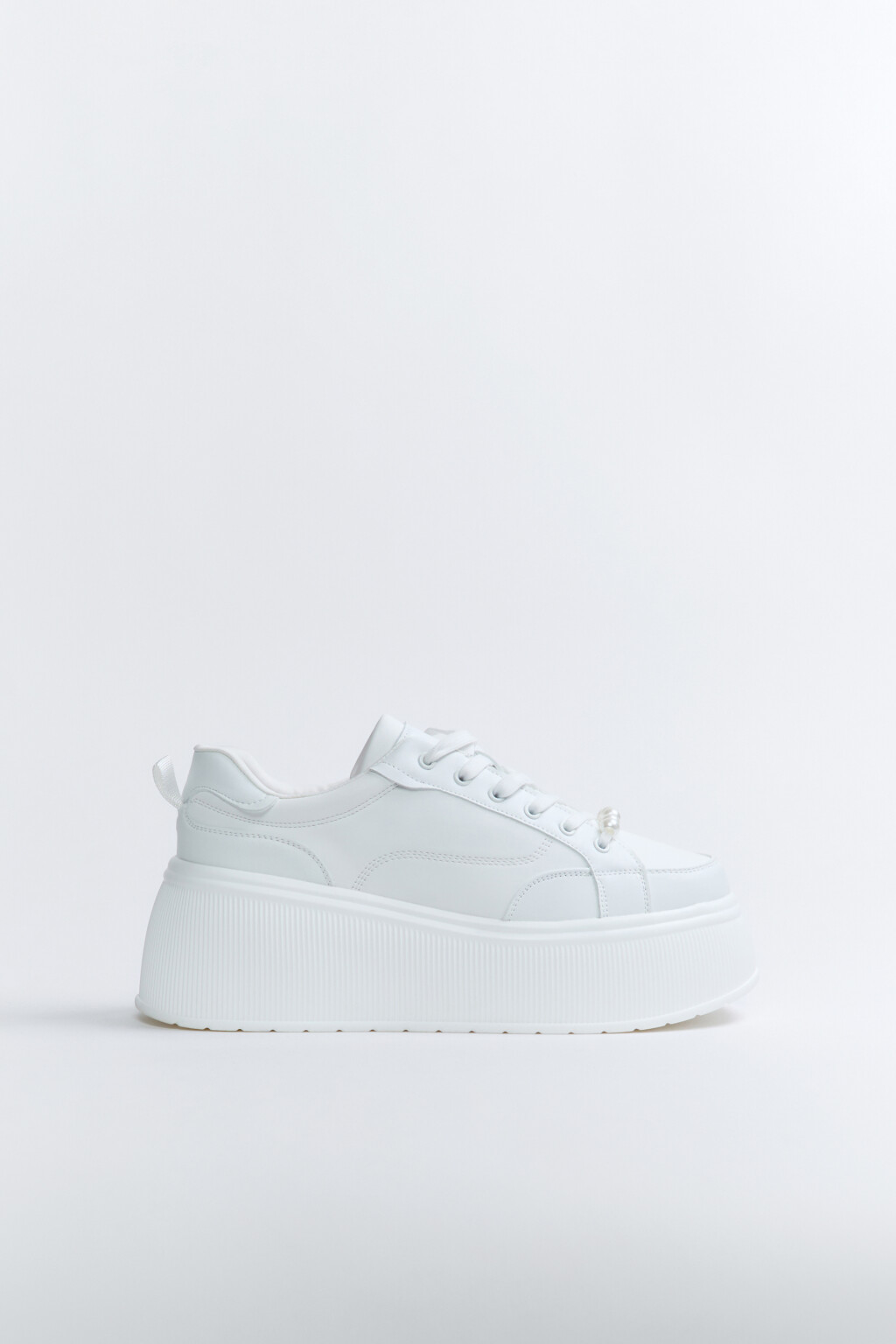 Кеды на платформе с бусинами - цвет белый - 1