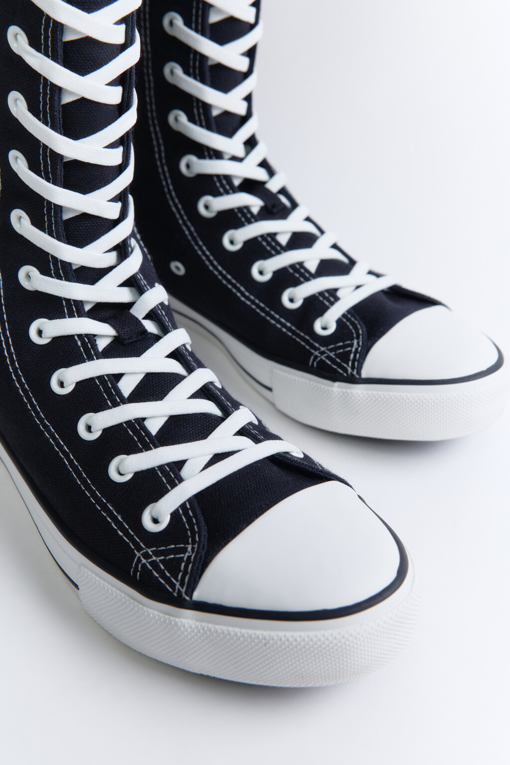 Кеды экстравысокие со шнуровкой и молнией - цвет черный - 5