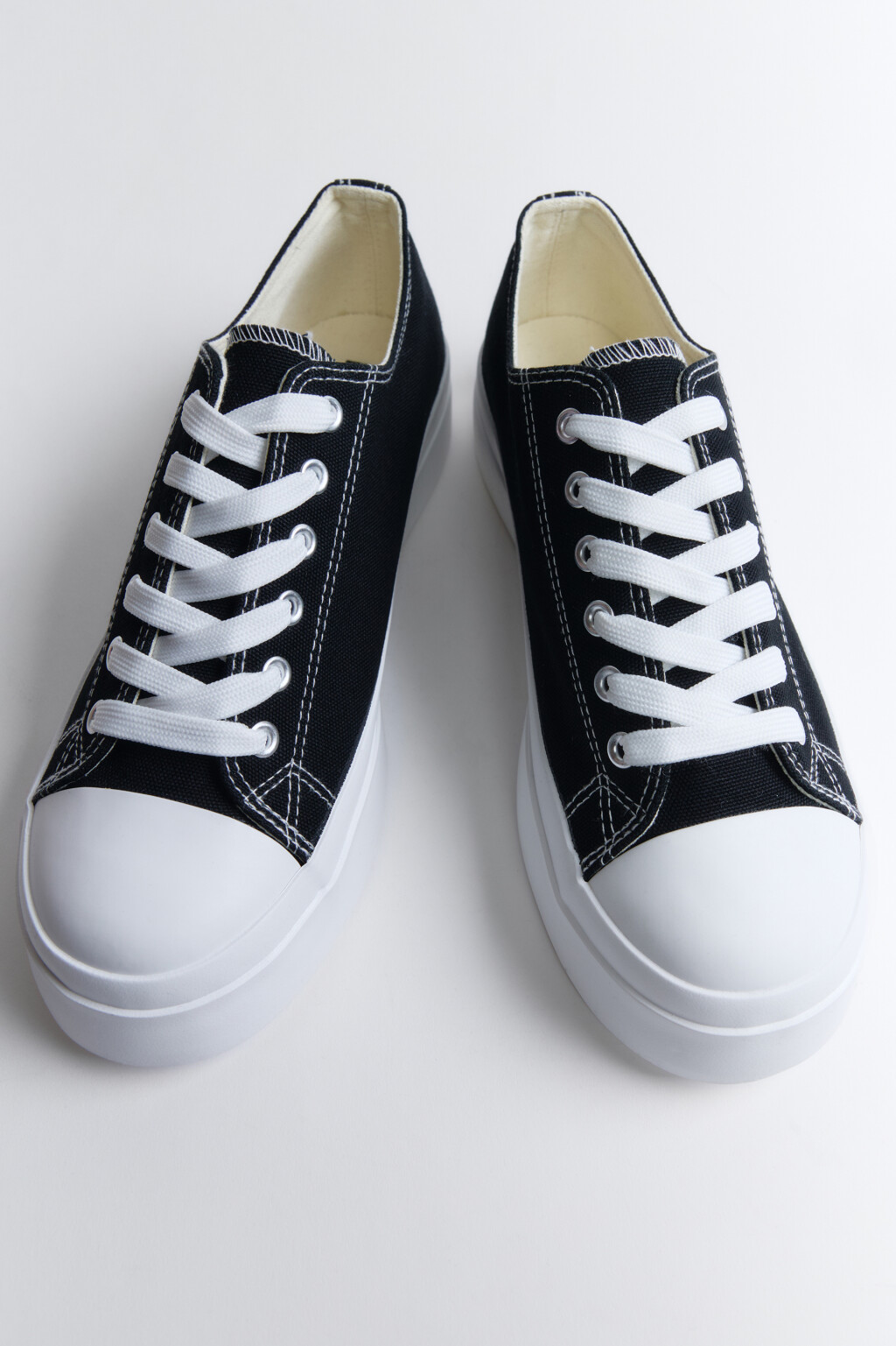 Кеды низкие с белым носком - цвет черный - 6