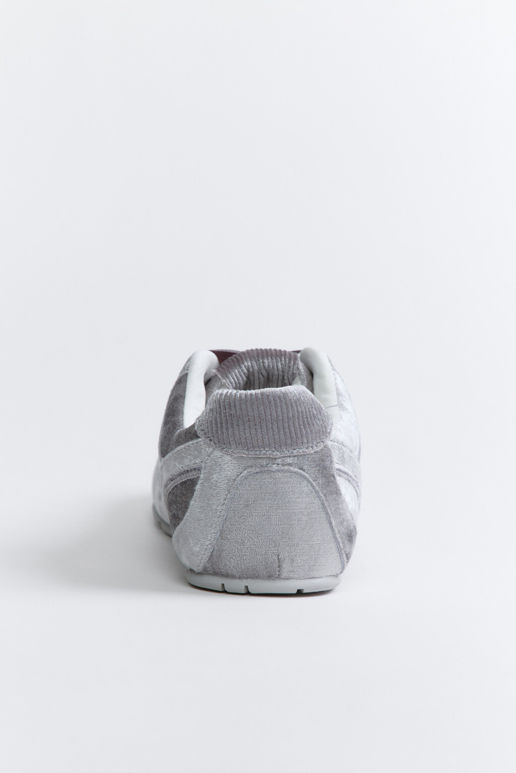 Кроссовки бархатные с атласными лентами - цвет серый - 4