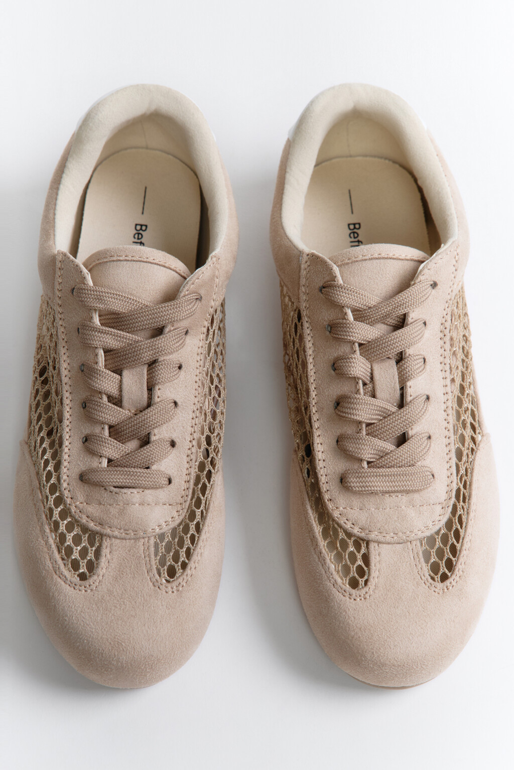 Кроссовки с вставкой из сетки - цвет бежевый - 5