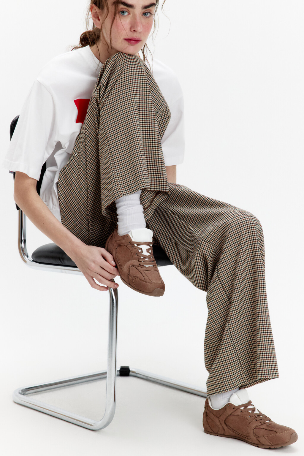 Кроссовки низкие с контрастной отделкой - цвет коричневый - 1