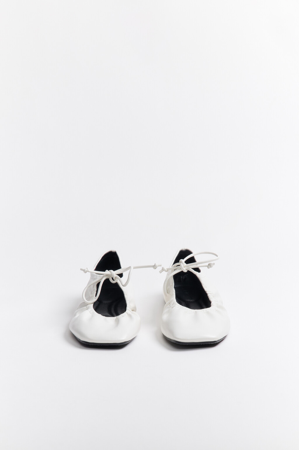 Балетки мягкие с квадратным носом и завязками - цвет белый - 7