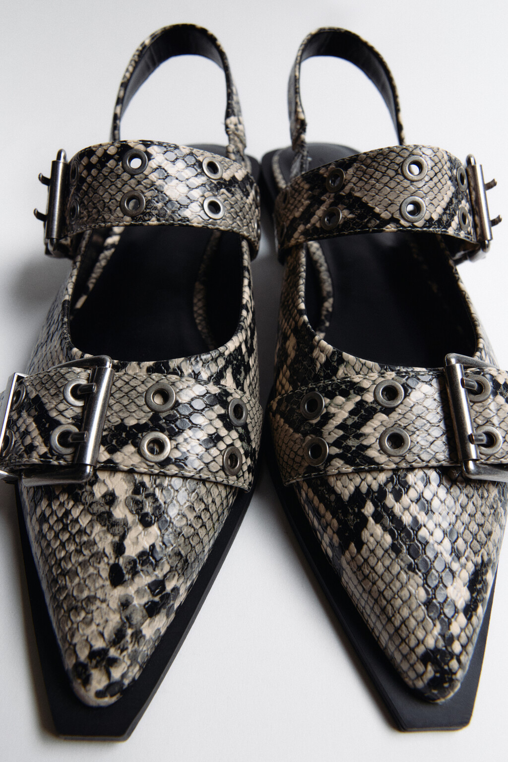 Туфли-слингбэки с широкими ремешками - цвет черный - 4