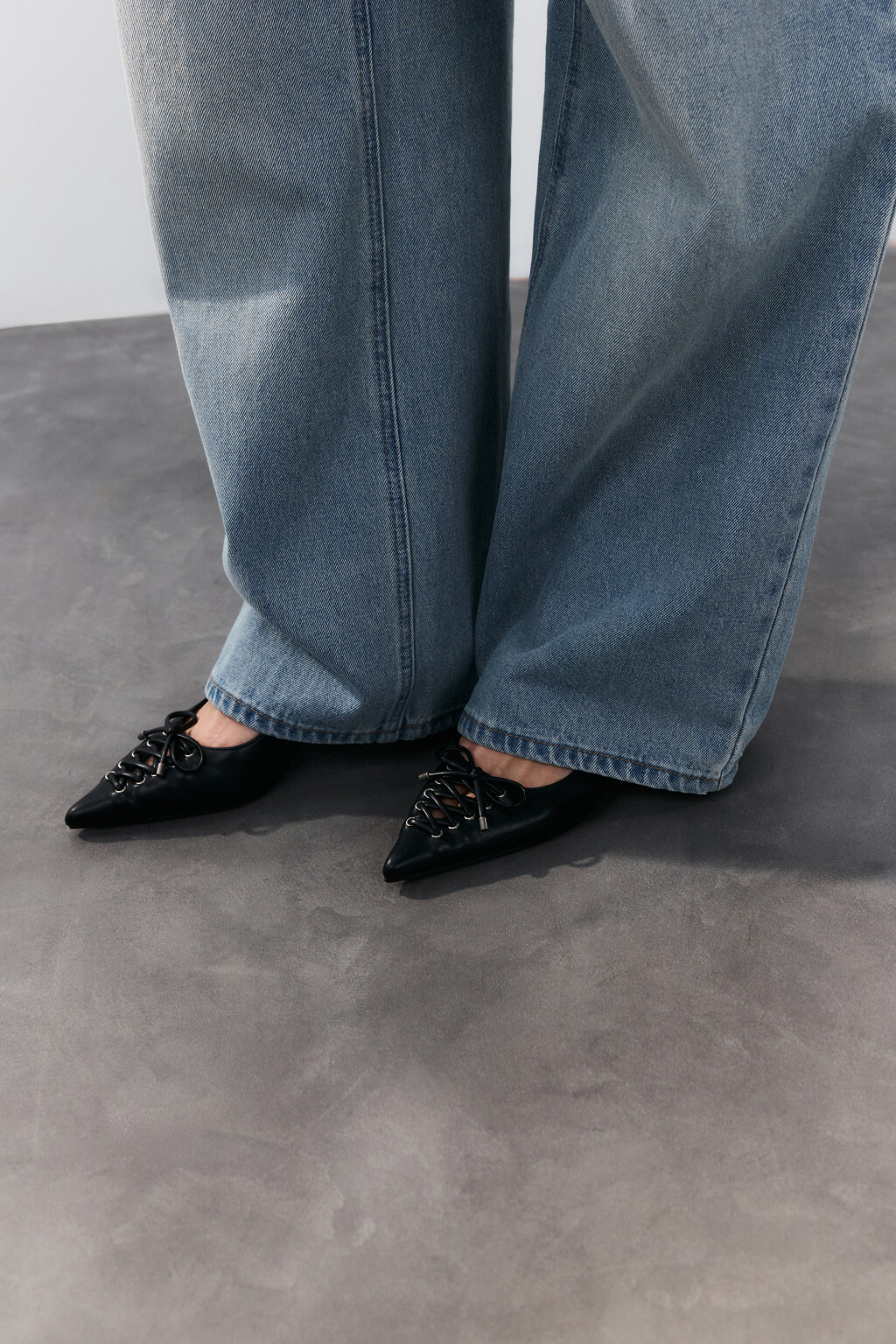 Туфли-слингбэки со шнуровкой - цвет черный - 3