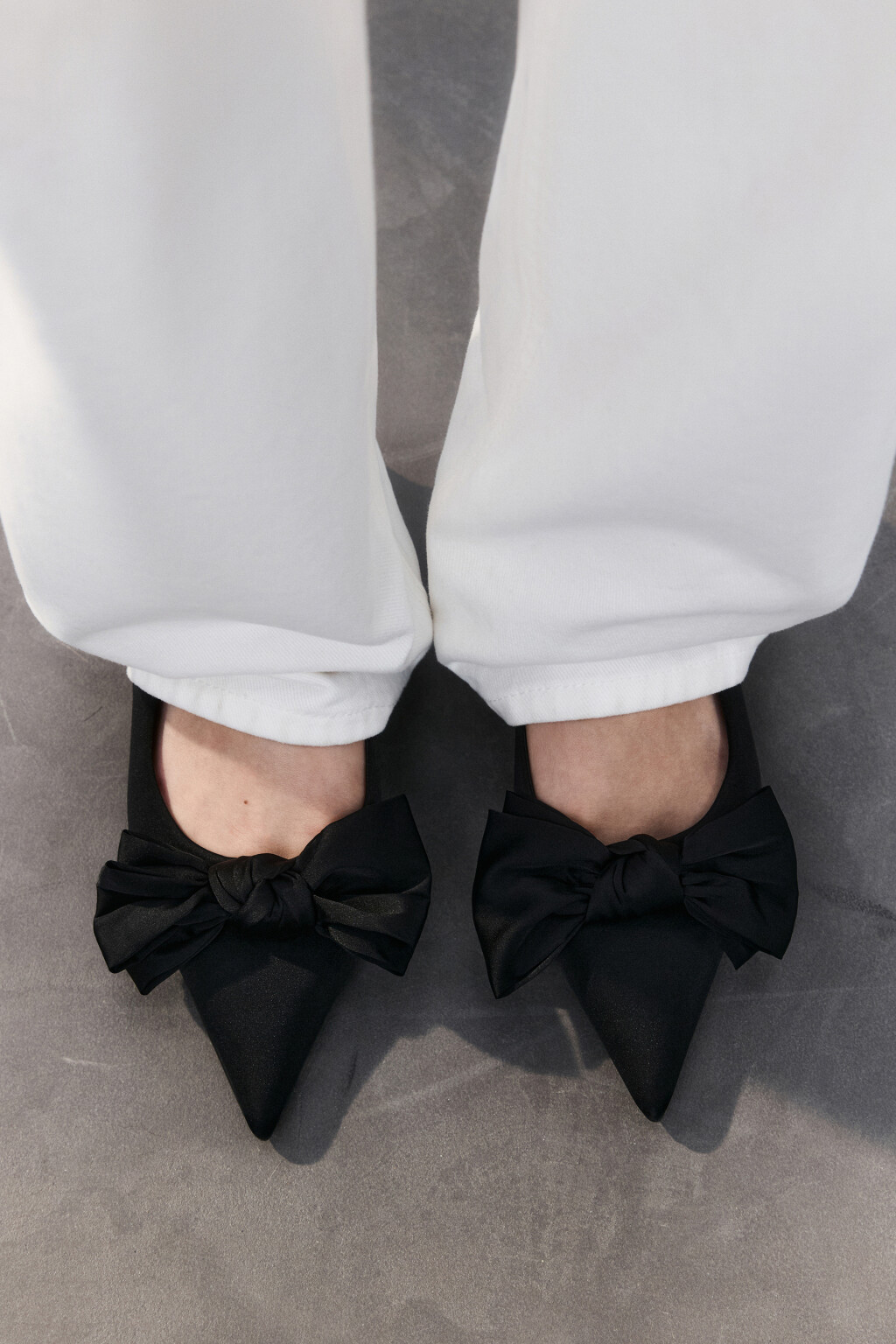 Туфли-слингбэки атласные с бантом - цвет черный - 2